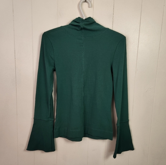 Free People Sydney Green Turtleneck Top T-shirt Bell Sleeves Size XS New Lounge - Picture 5 of 7